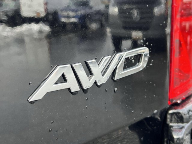 Vehicle image 27 of 33