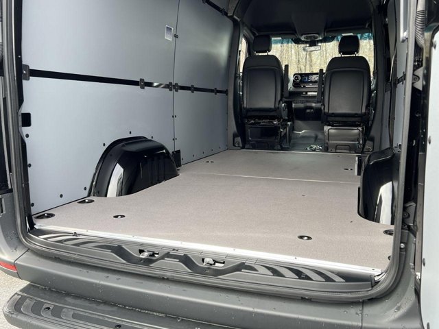 Vehicle image 22 of 33