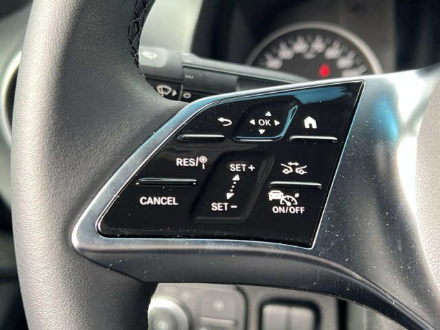 Vehicle image 29 of 33
