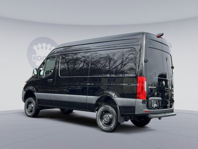 Vehicle image 5 of 33