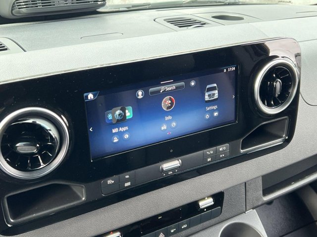 Vehicle image 15 of 33