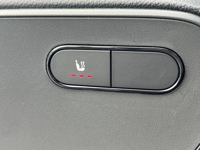 Vehicle image 32 of 33