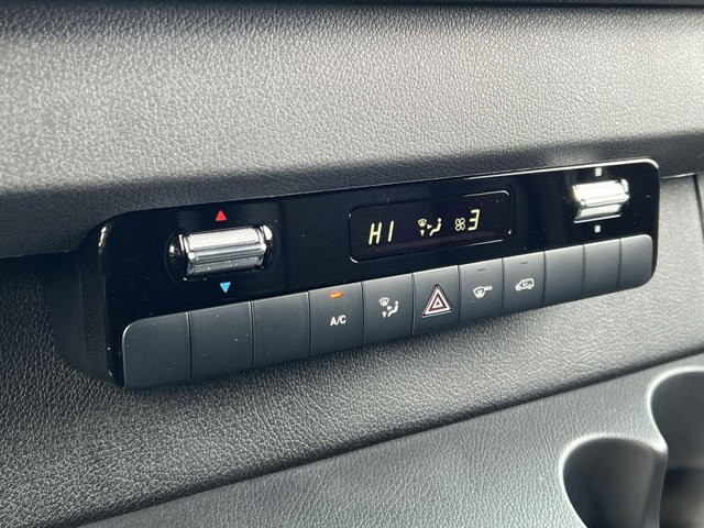 Vehicle image 16 of 33