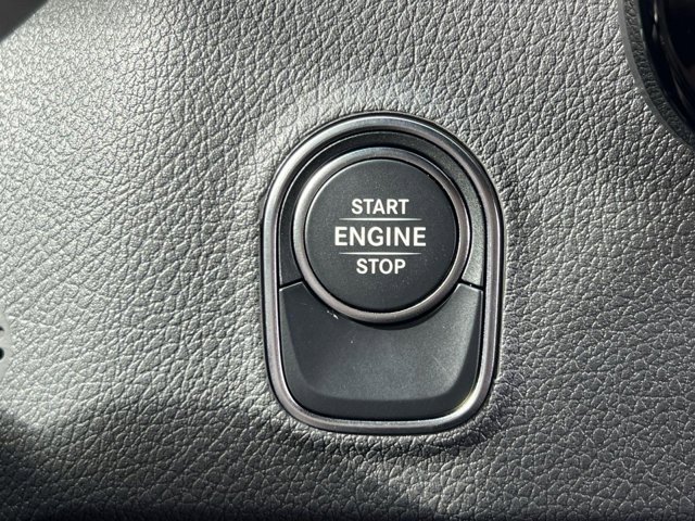 Vehicle image 30 of 33