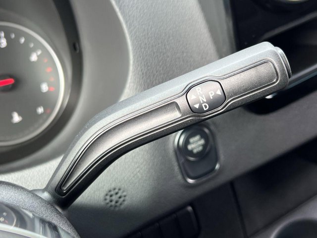 Vehicle image 17 of 33