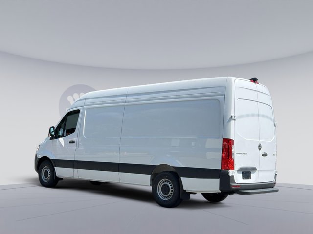 Vehicle image 5 of 33