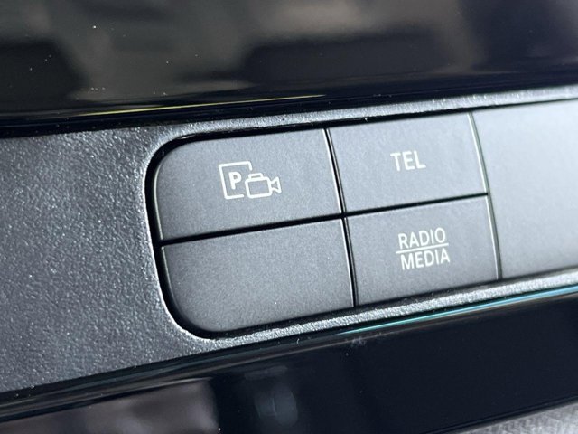 Vehicle image 30 of 33