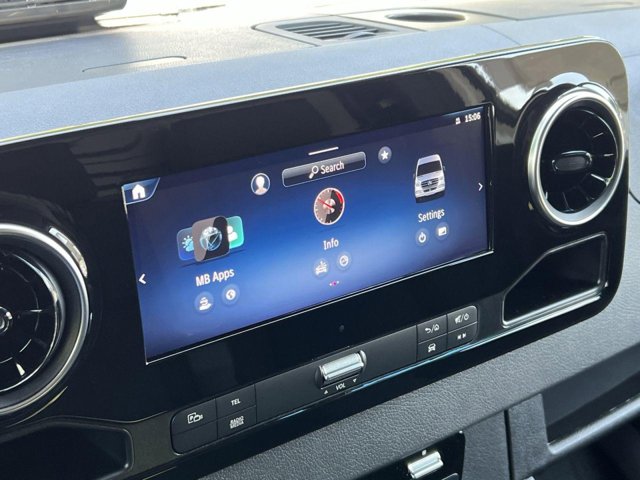 Vehicle image 15 of 33