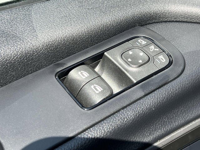 Vehicle image 10 of 33