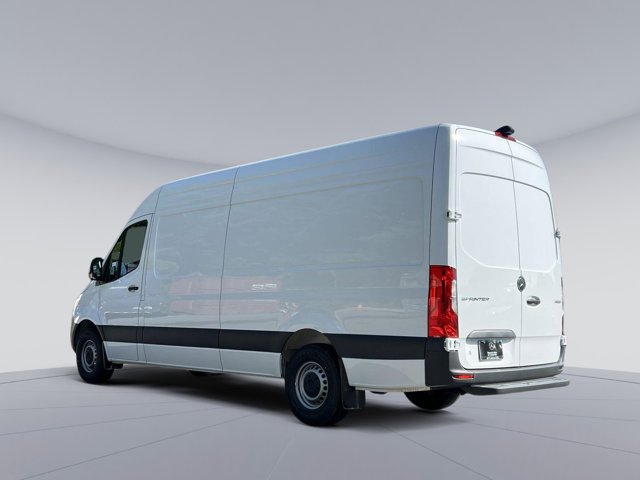 Vehicle image 5 of 32