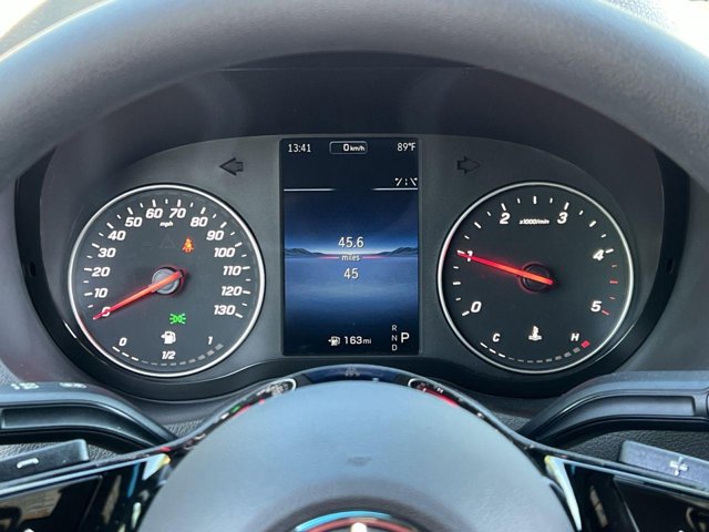 Vehicle image 15 of 32