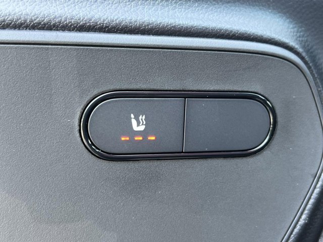 Vehicle image 20 of 32
