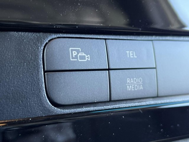 Vehicle image 30 of 32