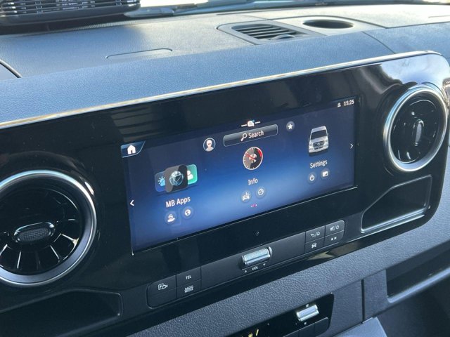Vehicle image 15 of 32