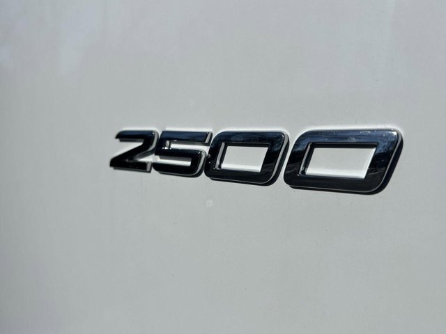 Vehicle image 26 of 32