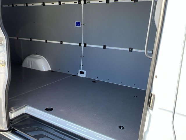 Vehicle image 20 of 32