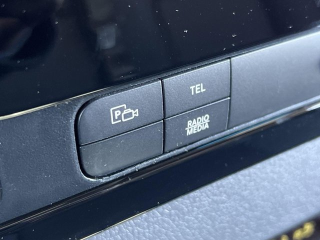 Vehicle image 30 of 32
