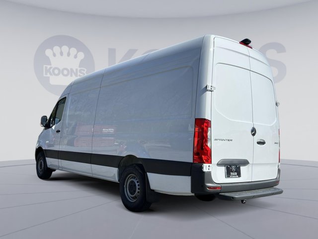 Vehicle image 5 of 32