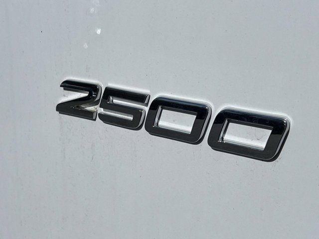 Vehicle image 26 of 32