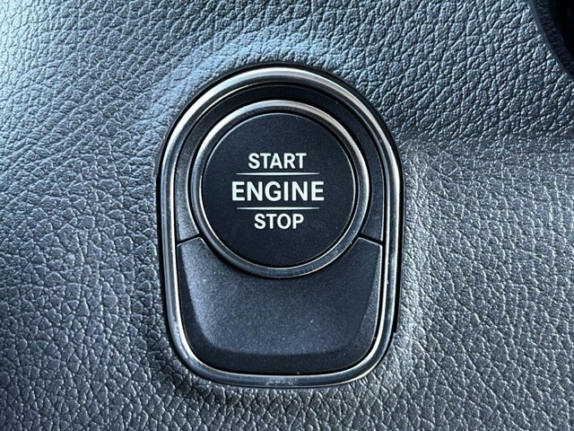 Vehicle image 29 of 32