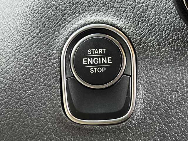 Vehicle image 29 of 33