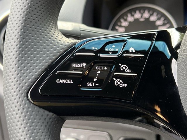 Vehicle image 28 of 33