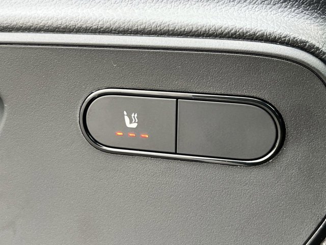 Vehicle image 31 of 33