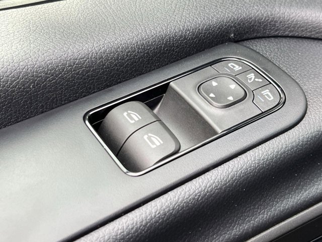 Vehicle image 10 of 33