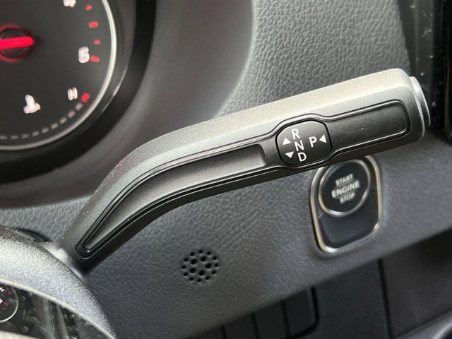 Vehicle image 17 of 33