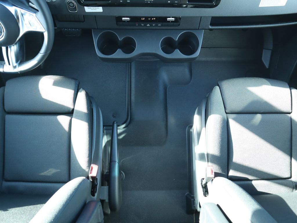 2025 Mercedes-Benz Sprinter Cargo Image 18 of 41