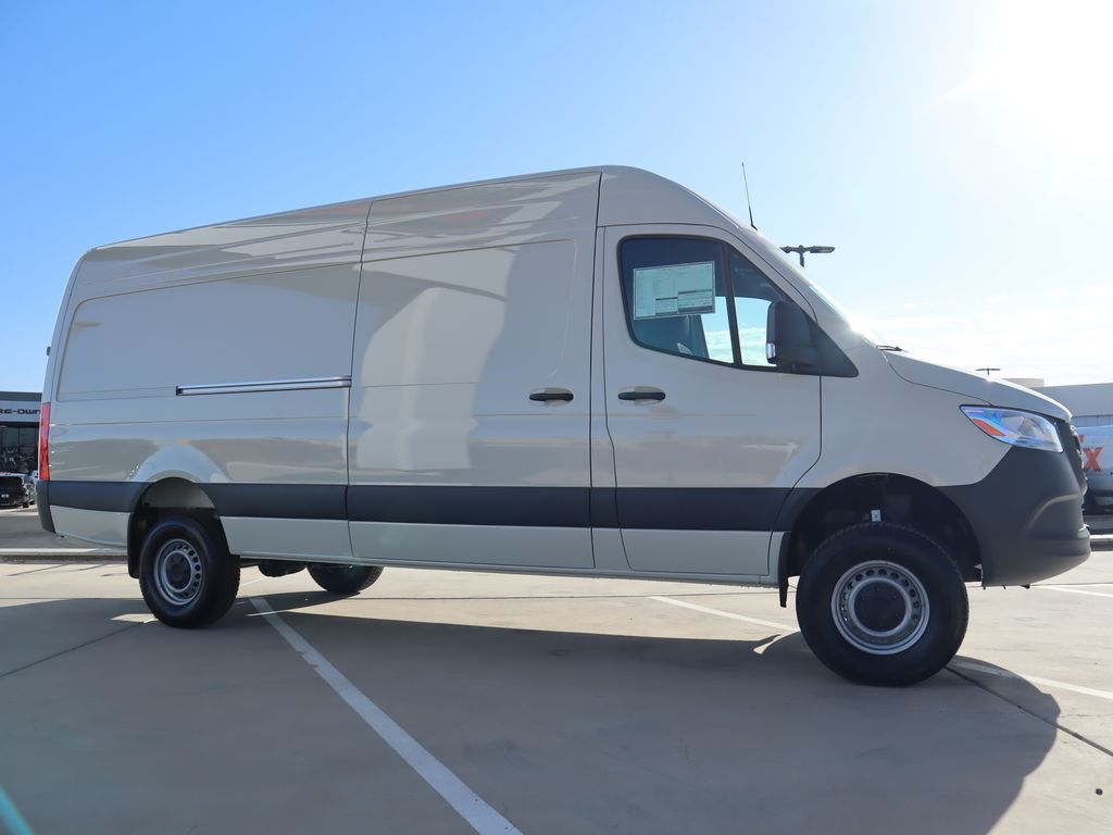 2025 Mercedes-Benz Sprinter Cargo Image 4 of 41