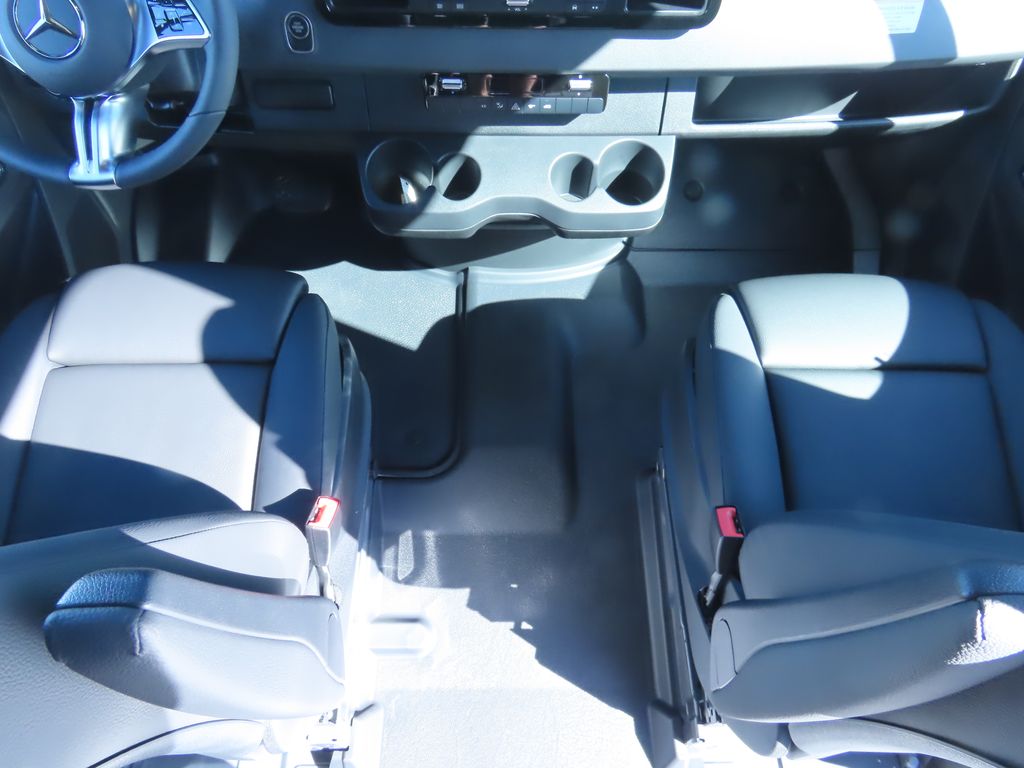2025 Mercedes-Benz Sprinter Cargo Image 16 of 32
