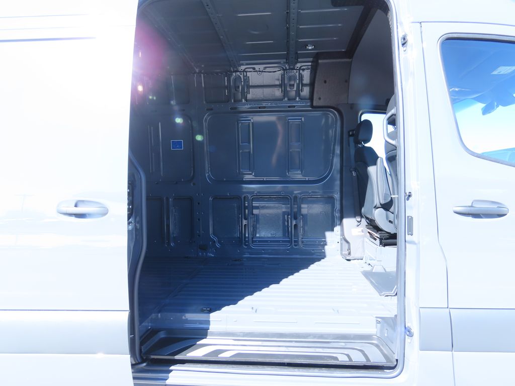 2025 Mercedes-Benz Sprinter Cargo Image 13 of 32