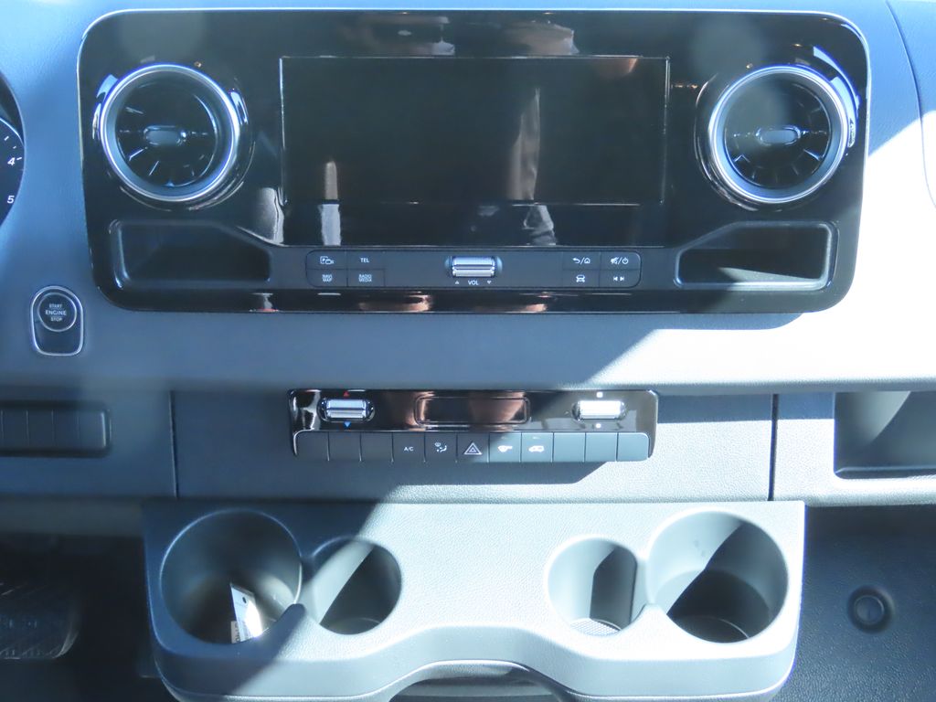 2025 Mercedes-Benz Sprinter Cargo Image 25 of 32