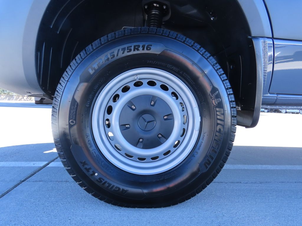 2025 Mercedes-Benz Sprinter Cargo Image 9 of 32