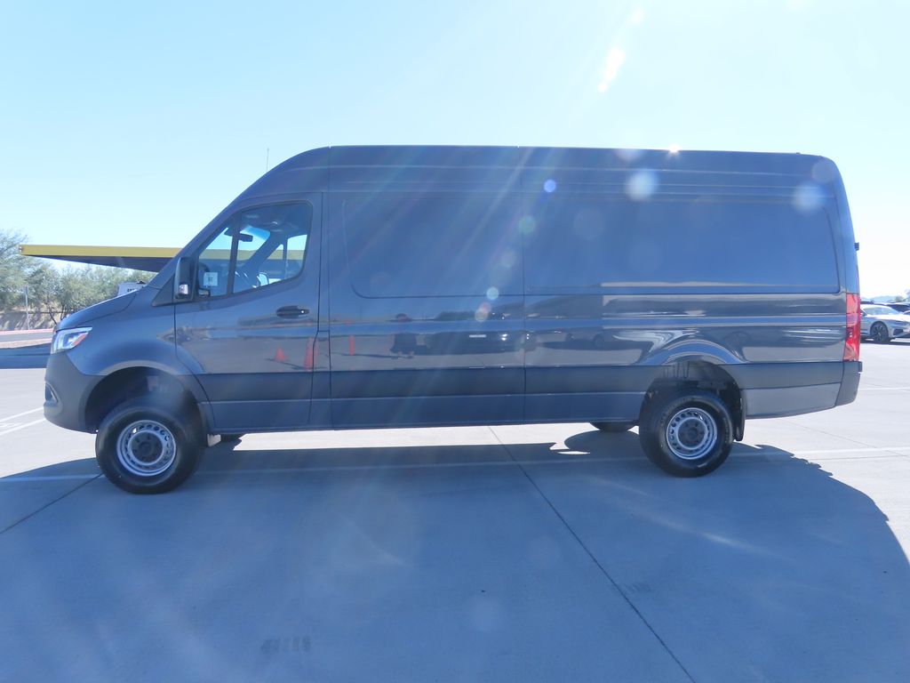 2025 Mercedes-Benz Sprinter Cargo Image 7 of 32
