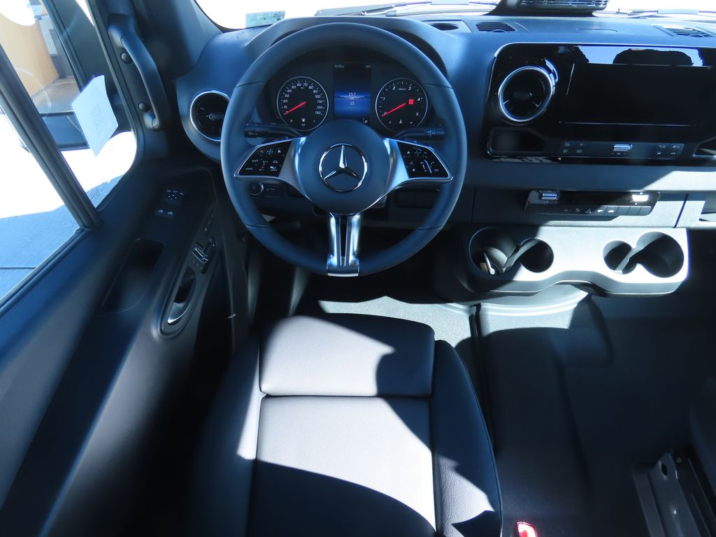 2025 Mercedes-Benz Sprinter Cargo Image 19 of 32