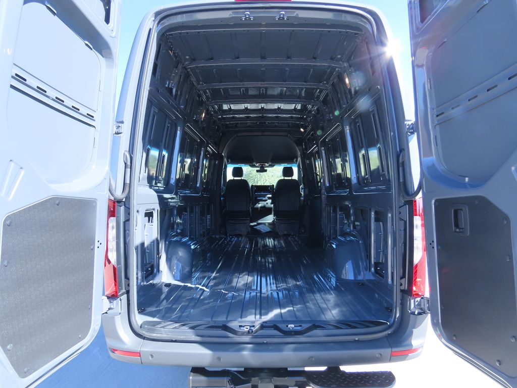 2025 Mercedes-Benz Sprinter Cargo Image 12 of 32