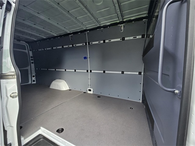 Vehicle image 8 of 20