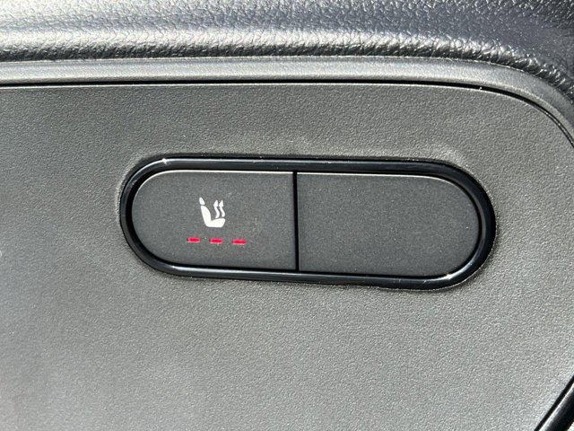Vehicle image 29 of 32