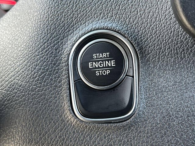 Vehicle image 28 of 32