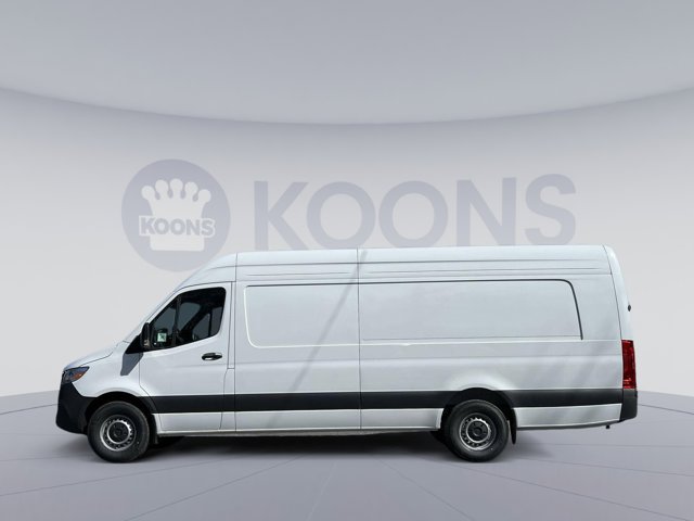 Vehicle image 5 of 32
