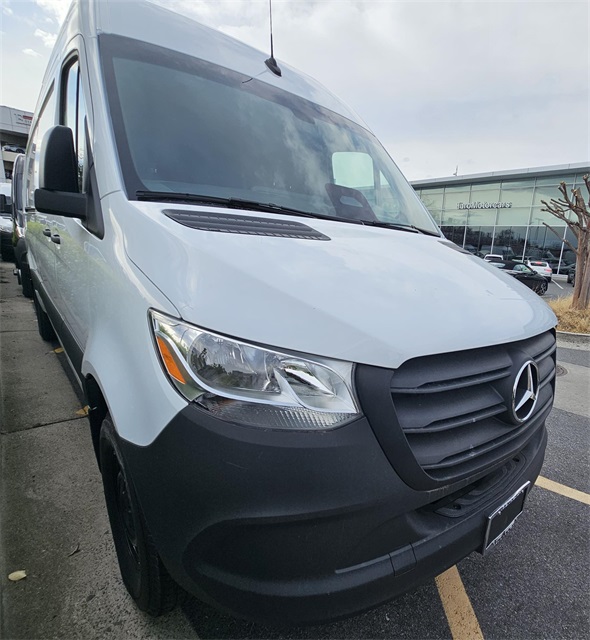 Vehicle image 2 of 19