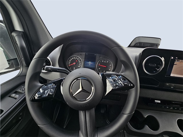 Vehicle image 10 of 19