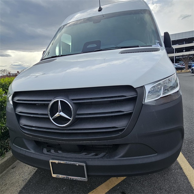 Vehicle image 18 of 19