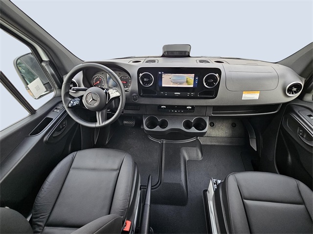 Vehicle image 8 of 19