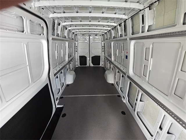 Vehicle image 6 of 19