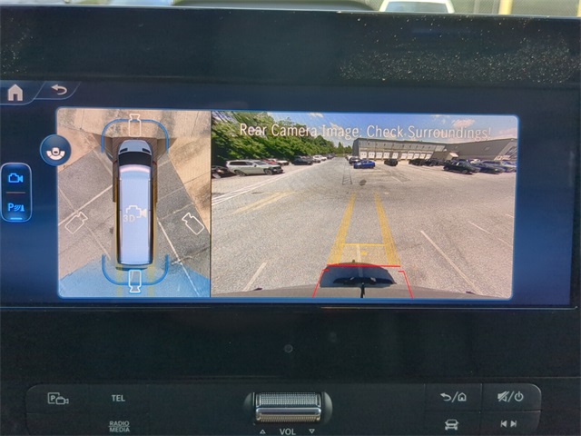 Vehicle image 10 of 17