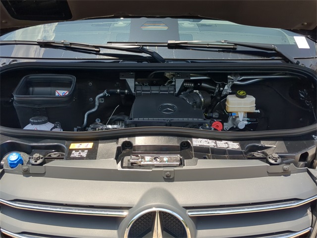 Vehicle image 16 of 17