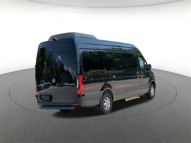 Vehicle image 5 of 17